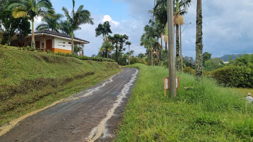Lote en venta en Condina, Pereira, 2000 m² · foto 2 de 14