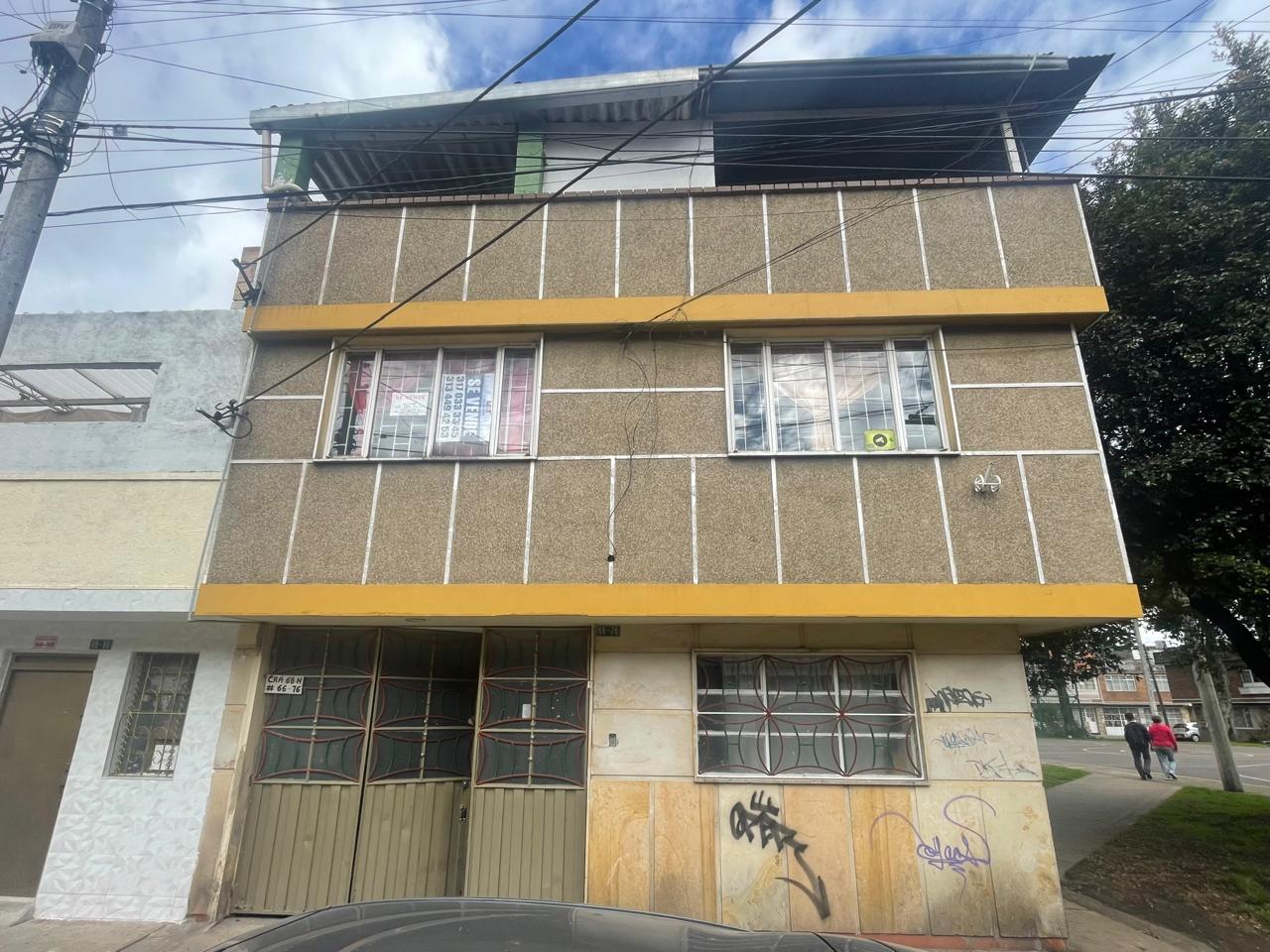 Casa en venta en Engativá, Bogotá · foto 2 de 6
