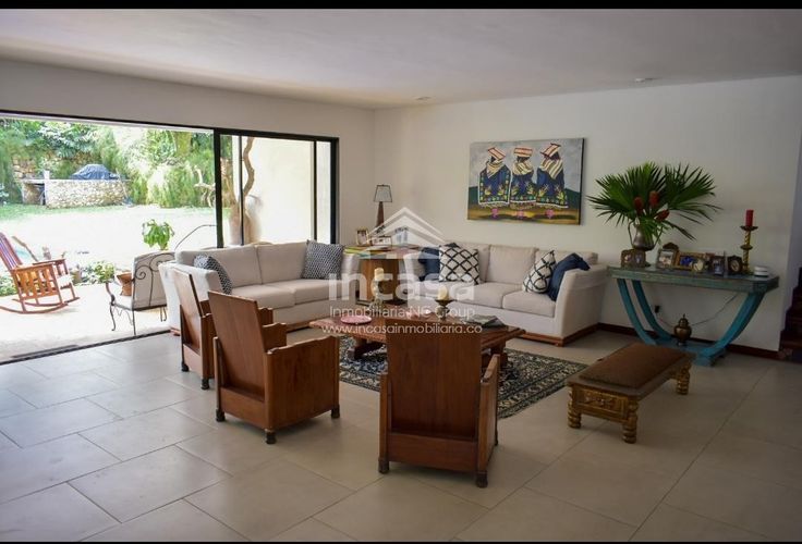 Casa de 5 alcobas en venta en Ciudad Jardin, Cali, 600 m² · foto 2 de 24