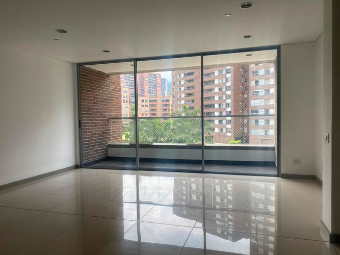 Apartamento de 3 alcobas en arriendo en Cumbres, Envigado, 118 m² · foto 4 de 17