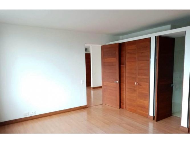 Oficina en venta en La Castellana, Armenia, 70 m² · foto 2 de 5