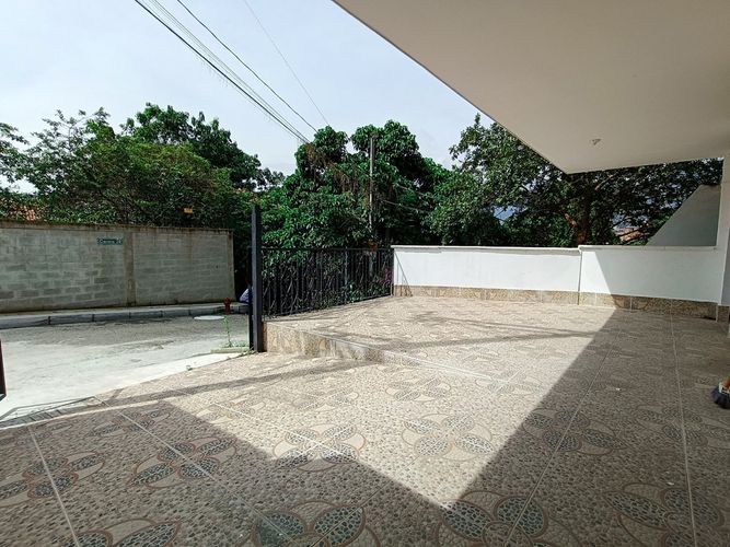 Casa de 7 alcobas en venta en Las Antillas, Envigado, 400 m² · foto 3 de 16