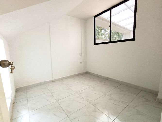 Casa de 7 alcobas en venta en Las Antillas, Envigado, 400 m² · foto 9 de 16