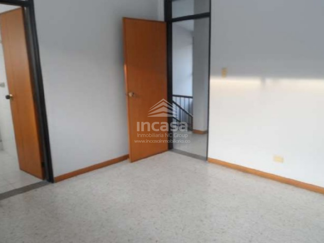 Oficina en arriendo en San Fernando Viejo, Cali, 243 m² · foto 2 de 10