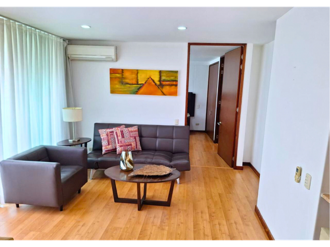 Apartamento de 1 alcoba en venta en La Aguacatala, Medellín, 56 m² · foto 4 de 24