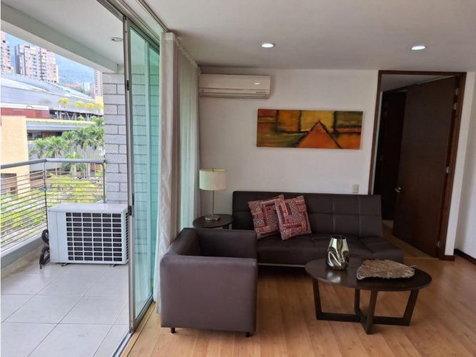 Apartamento de 1 alcoba en venta en La Aguacatala, Medellín, 56 m² · foto 12 de 24