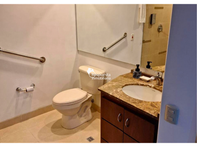 Apartamento de 1 alcoba en venta en La Aguacatala, Medellín, 56 m² · foto 16 de 24