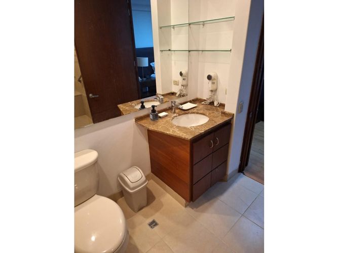 Apartamento de 1 alcoba en venta en La Aguacatala, Medellín, 56 m² · foto 17 de 24