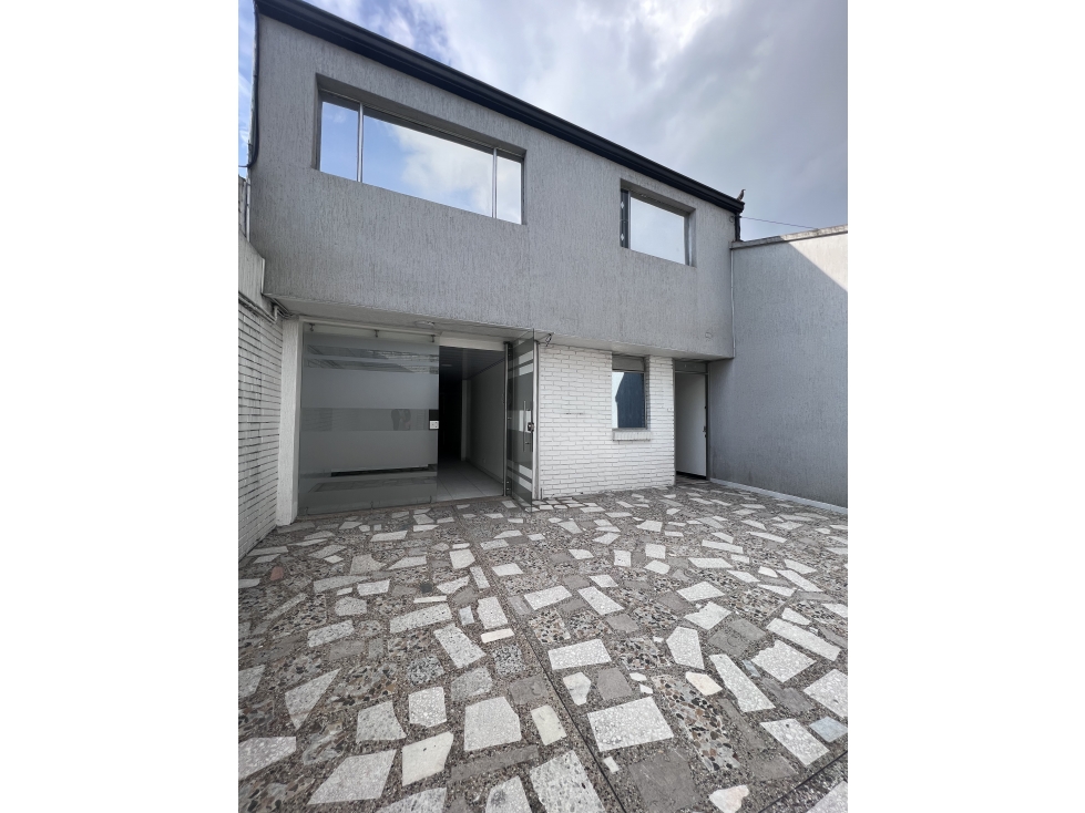 Casa en venta en Las Americas, Bogotá · foto 2 de 24