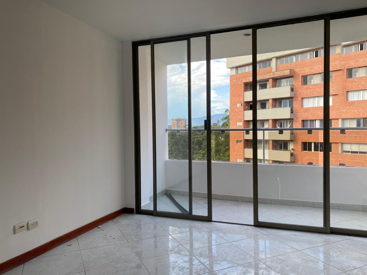 Apartamento en arriendo en Loma Benedictinos, Envigado · foto 2 de 14