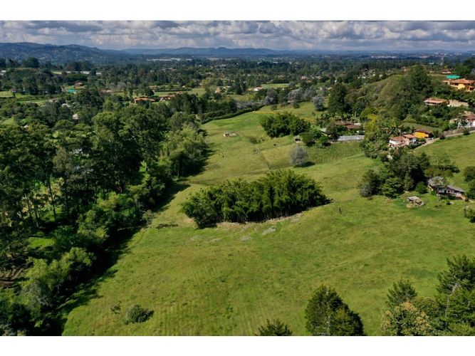 Lote en venta en Cabeceras De Llanogrande, Rionegro, 2284 m² · foto 6 de 6