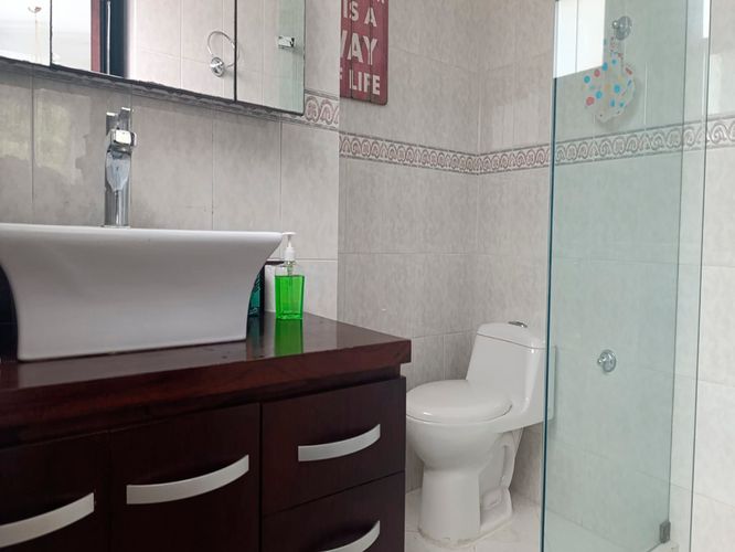 Casa de 3 alcobas en venta en El Poblado, Medellín, 415 m² · foto 16 de 20