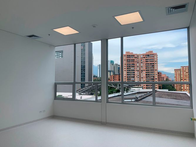 Consultorio en arriendo en Milla De Oro, Medellín, 50 m² · foto 2 de 10