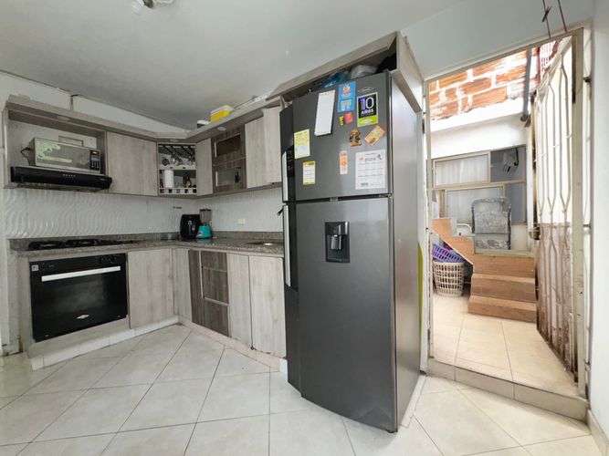 Casa de 4 alcobas en venta en Simon Bolivar, Medellín, 180 m² · foto 3 de 15