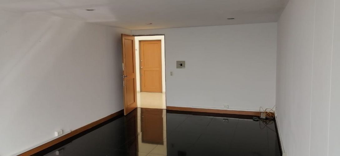 Oficina en venta en Siberia, Cota, 30 m² · foto 4 de 13