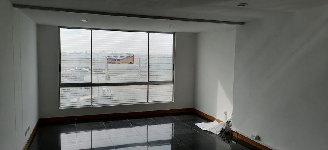 Oficina en venta en Siberia, Cota, 30 m² · foto 6 de 13
