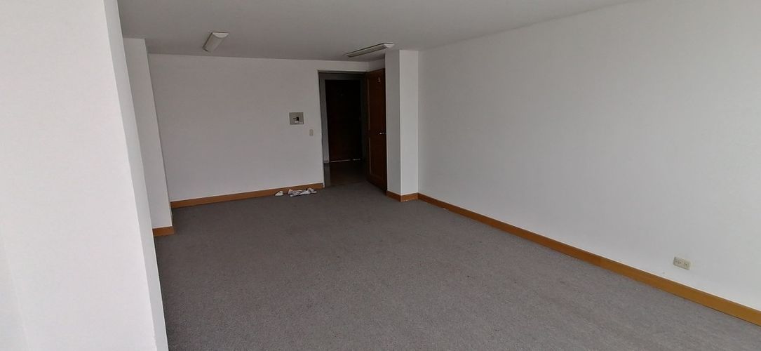 Oficina en venta en Siberia, Cota, 30 m² · foto 2 de 19