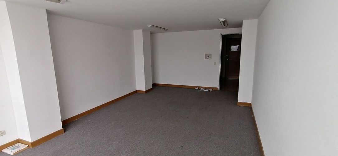 Oficina en venta en Siberia, Cota, 30 m² · foto 3 de 19