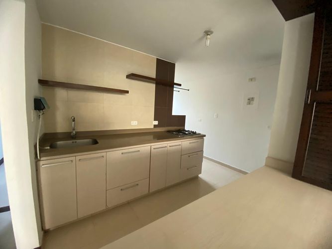 Apartamento de 2 alcobas en venta en San Remo, Pereira, 80 m² · foto 2 de 10