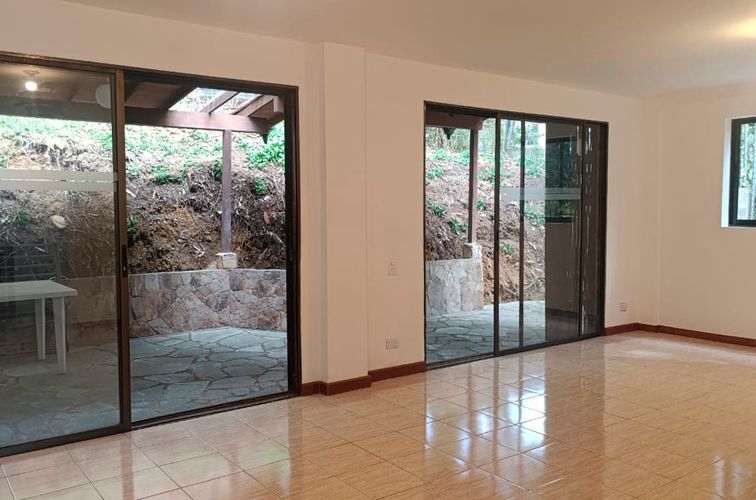 Casa de 3 alcobas en venta en El Poblado, Medellín, 150 m² · foto 2 de 20