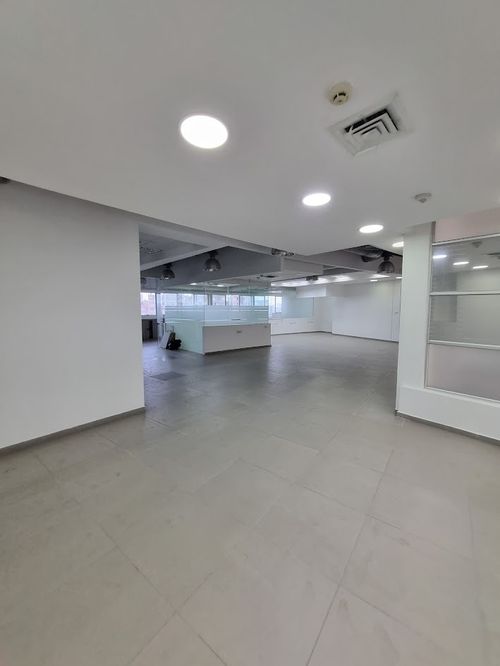 Oficina en arriendo en Unicentro Cali, Cali, 200 m² · foto 18 de 24