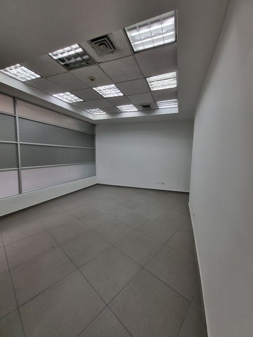Oficina en arriendo en Unicentro Cali, Cali, 200 m² · foto 23 de 24