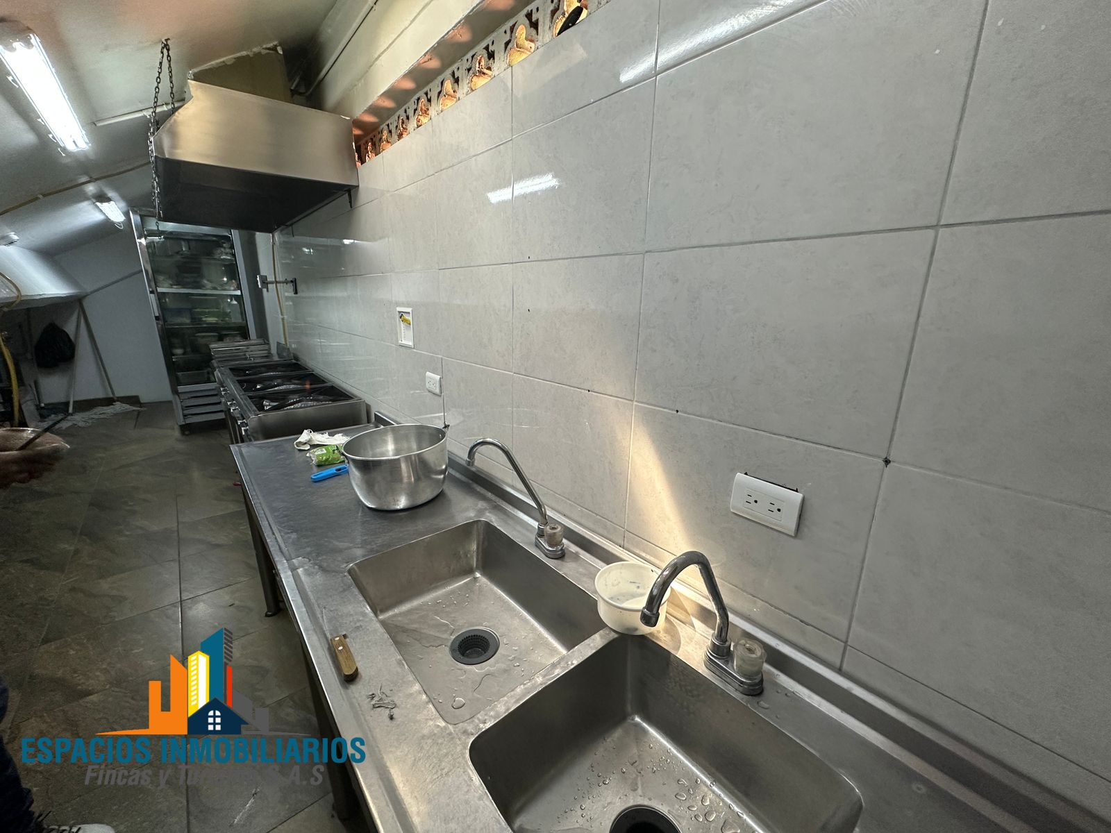 Local comercial en venta en Villa Nueva, Medellín 4