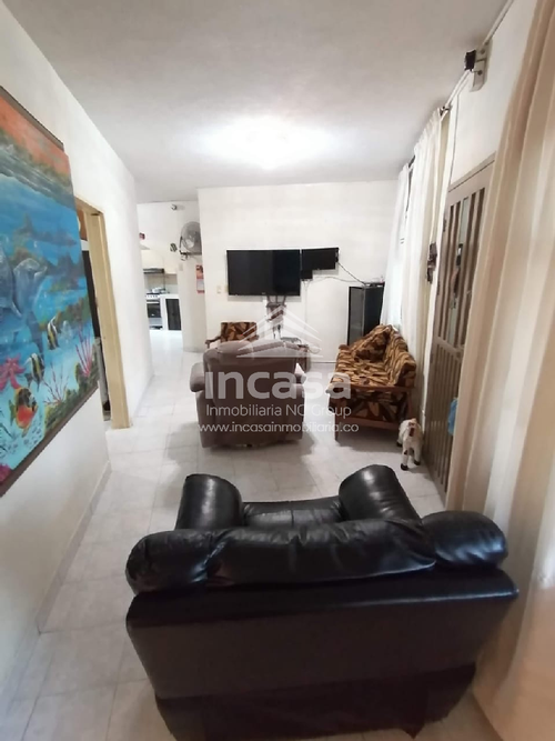 Casa de 8 alcobas en venta en Champagnat, Cali, 442 m² · foto 3 de 20