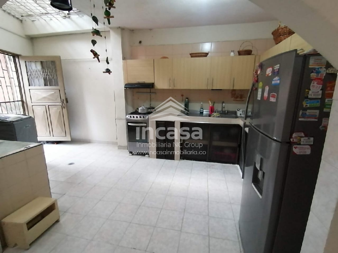 Casa de 8 alcobas en venta en Champagnat, Cali, 442 m² · foto 8 de 20
