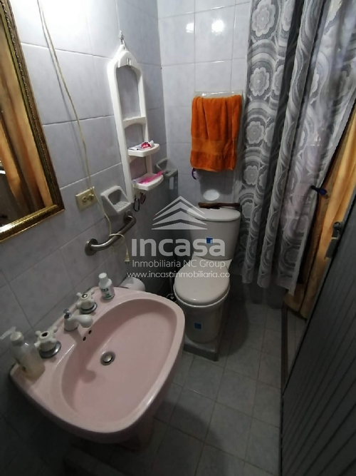 Casa de 8 alcobas en venta en Champagnat, Cali, 442 m² · foto 11 de 20
