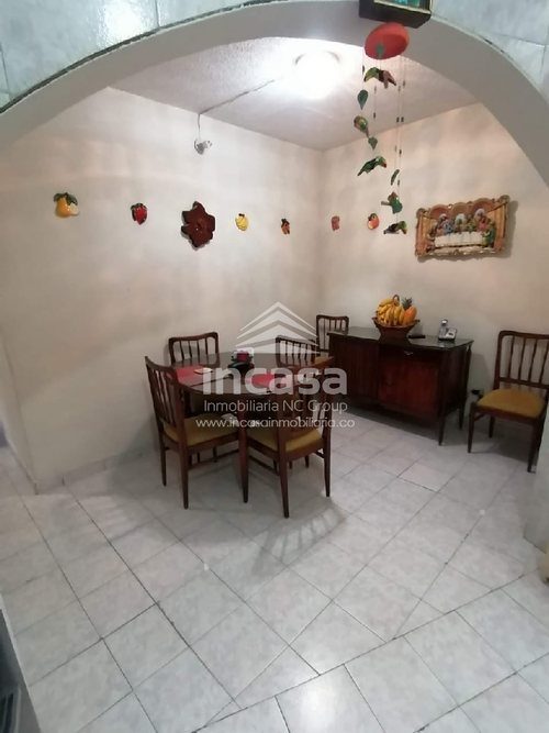 Casa de 8 alcobas en venta en Champagnat, Cali, 442 m² · foto 13 de 20