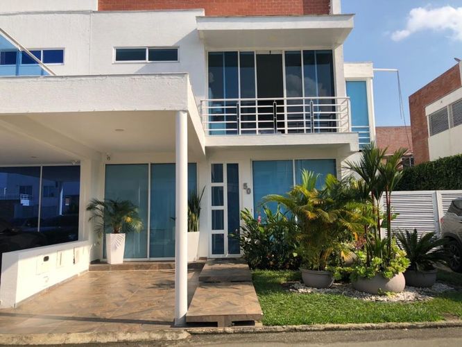 Casa de 3 alcobas en venta en Alfaguara, Jamundí, 550 m² · foto 2 de 14