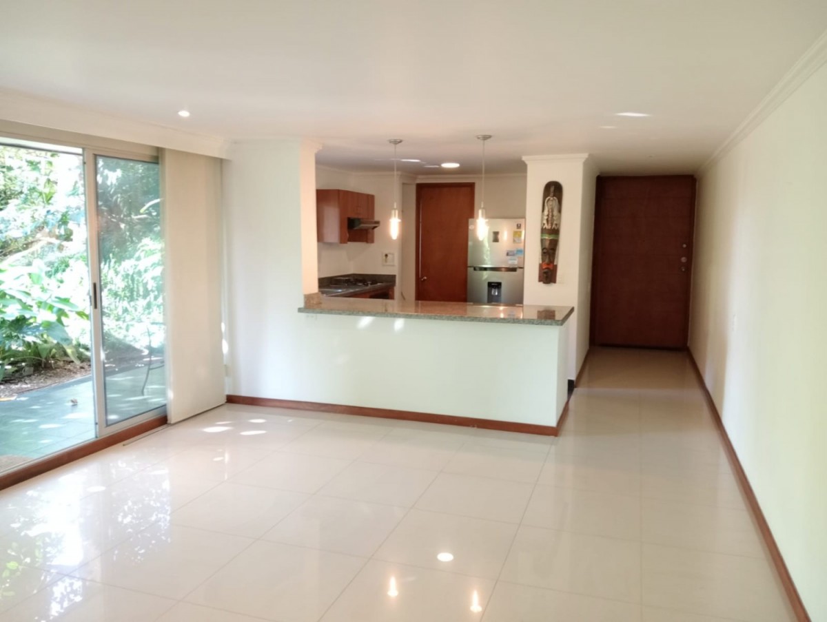 Apartaestudio en arriendo en Loma De Los Gonzalez, Medellín · foto 3 de 15
