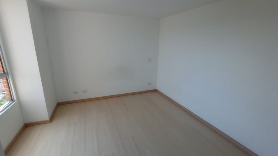 Apartamento de 2 alcobas en arriendo en Loma Del Esmeraldal, Envigado, 84 m² · foto 10 de 14