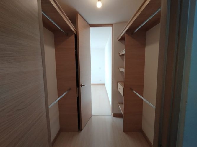 Apartamento de 2 alcobas en arriendo en Loma Del Esmeraldal, Envigado, 84 m² · foto 11 de 24