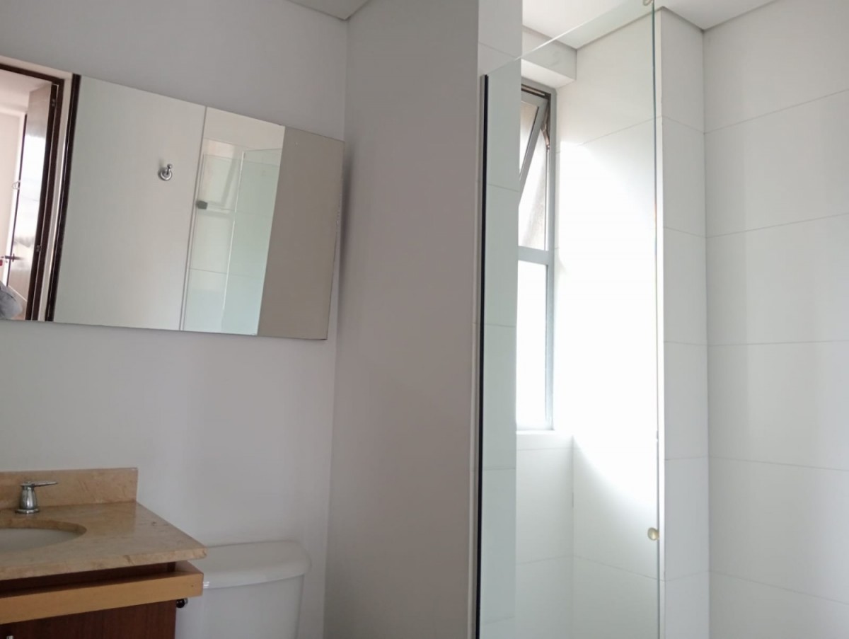Apartamento en arriendo en Castropol, Medellín · foto 4 de 13