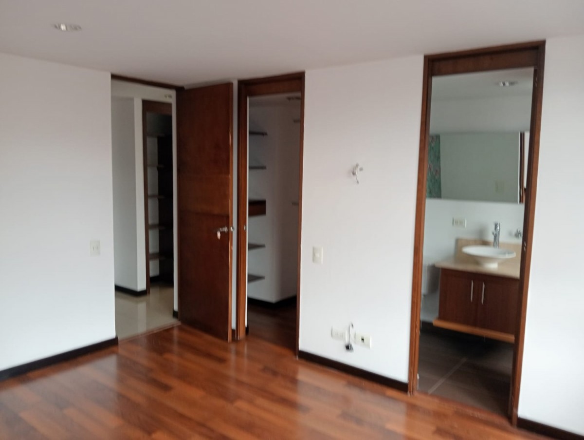 Apartamento en arriendo en Castropol, Medellín · foto 7 de 13