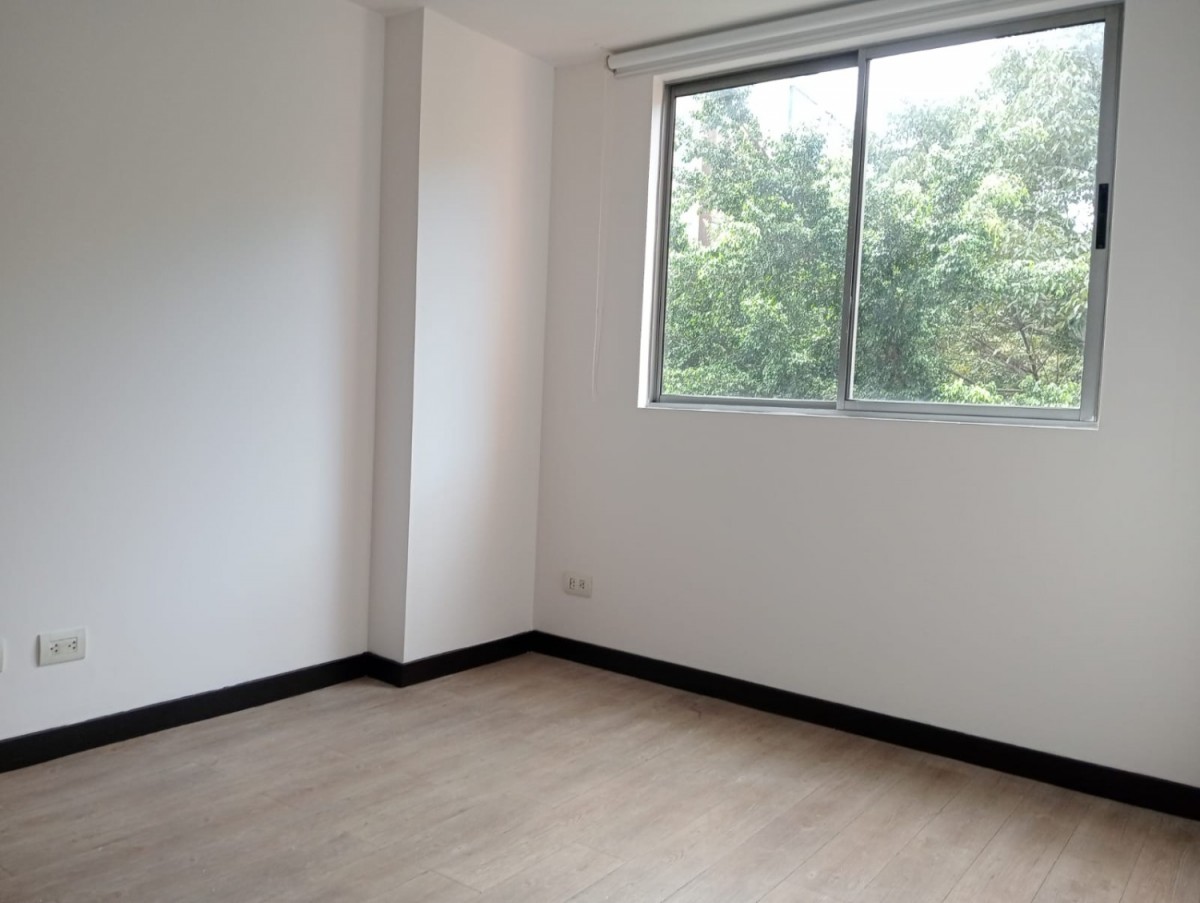 Apartamento en arriendo en Castropol, Medellín · foto 10 de 13