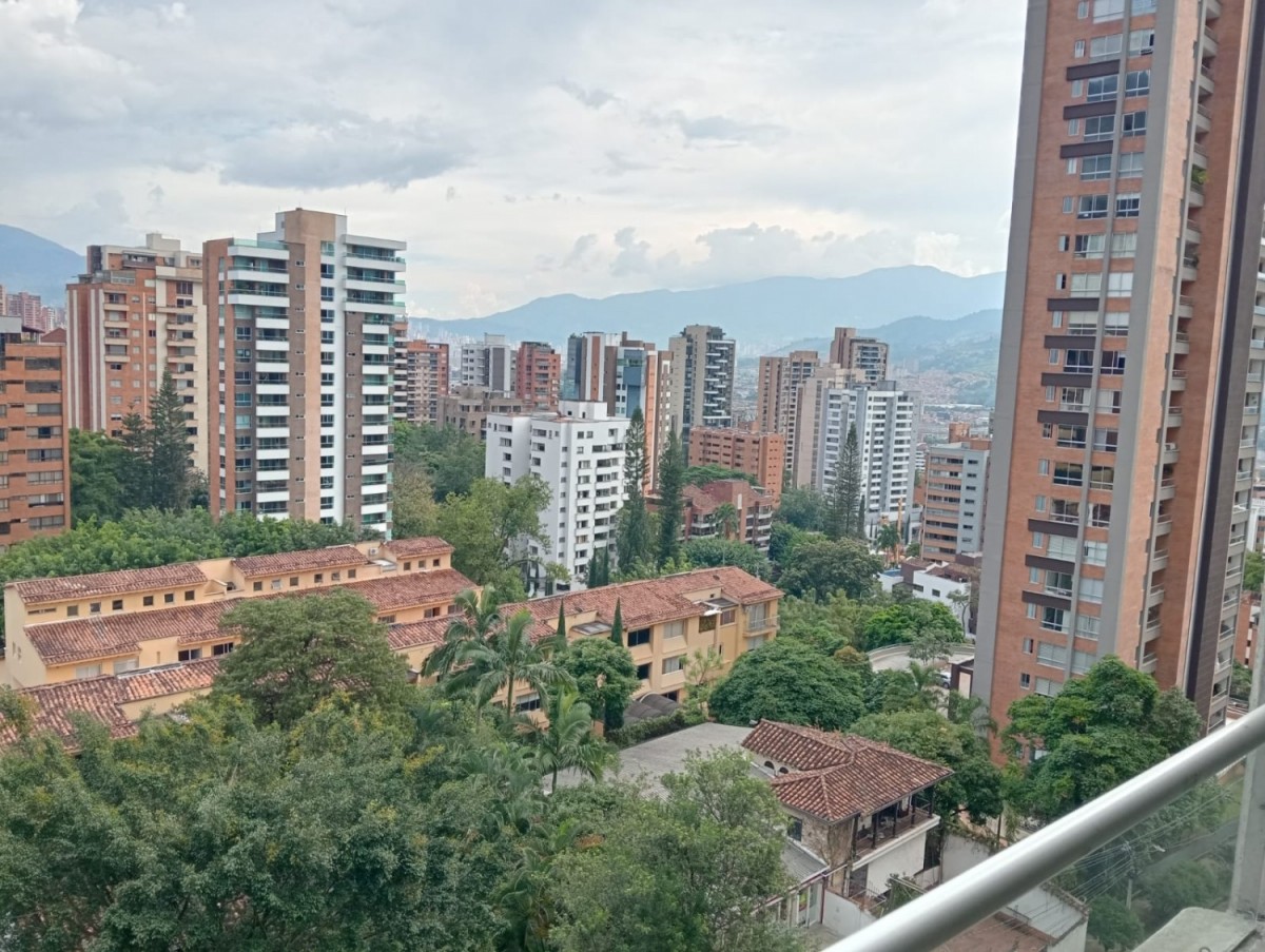 Apartamento en arriendo en Castropol, Medellín · foto 11 de 13