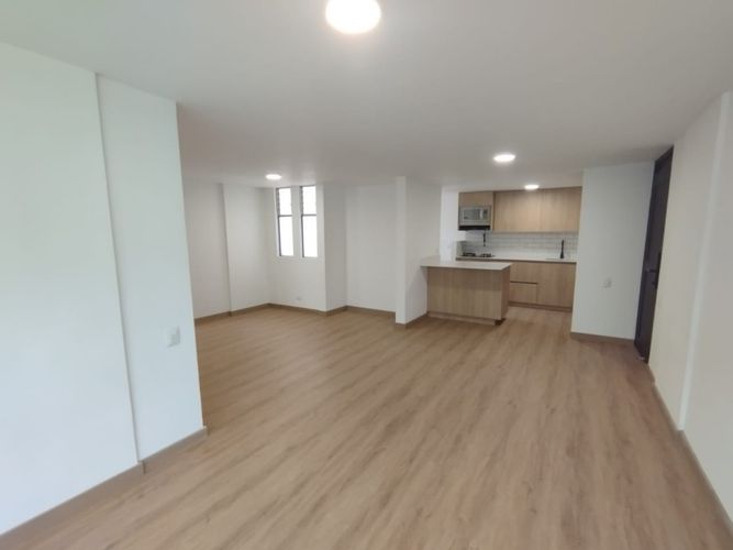 Apartamento de 2 alcobas en arriendo en Altos Del Poblado, Medellín, 74 m² · foto 6 de 15