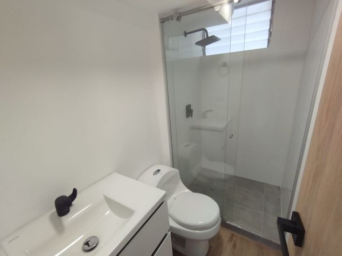 Apartamento de 2 alcobas en arriendo en Altos Del Poblado, Medellín, 74 m² · foto 9 de 15