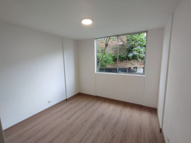 Apartamento de 2 alcobas en arriendo en Altos Del Poblado, Medellín, 74 m² · foto 10 de 15