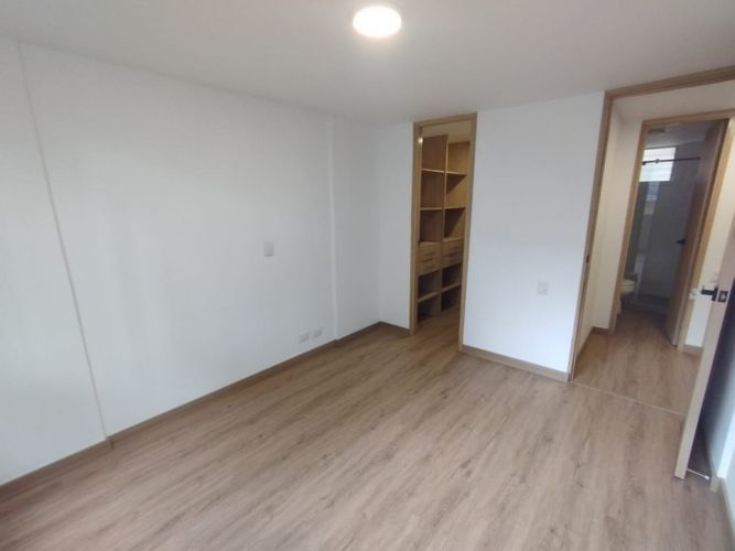 Apartamento de 2 alcobas en arriendo en Altos Del Poblado, Medellín, 74 m² · foto 12 de 15