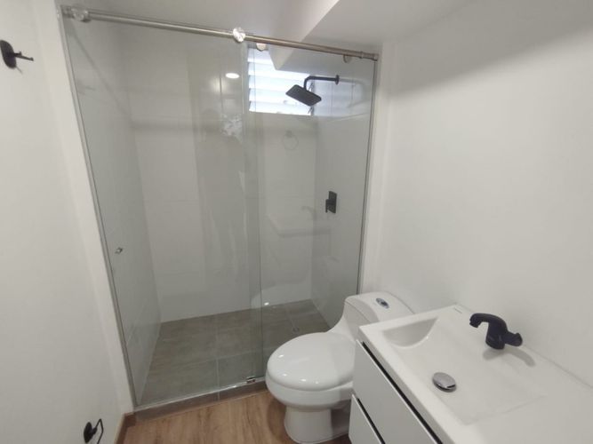 Apartamento de 2 alcobas en arriendo en Altos Del Poblado, Medellín, 74 m² · foto 14 de 15