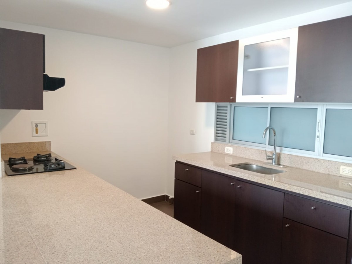 Apartamento en arriendo en El Poblado, Medellín · foto 2 de 24