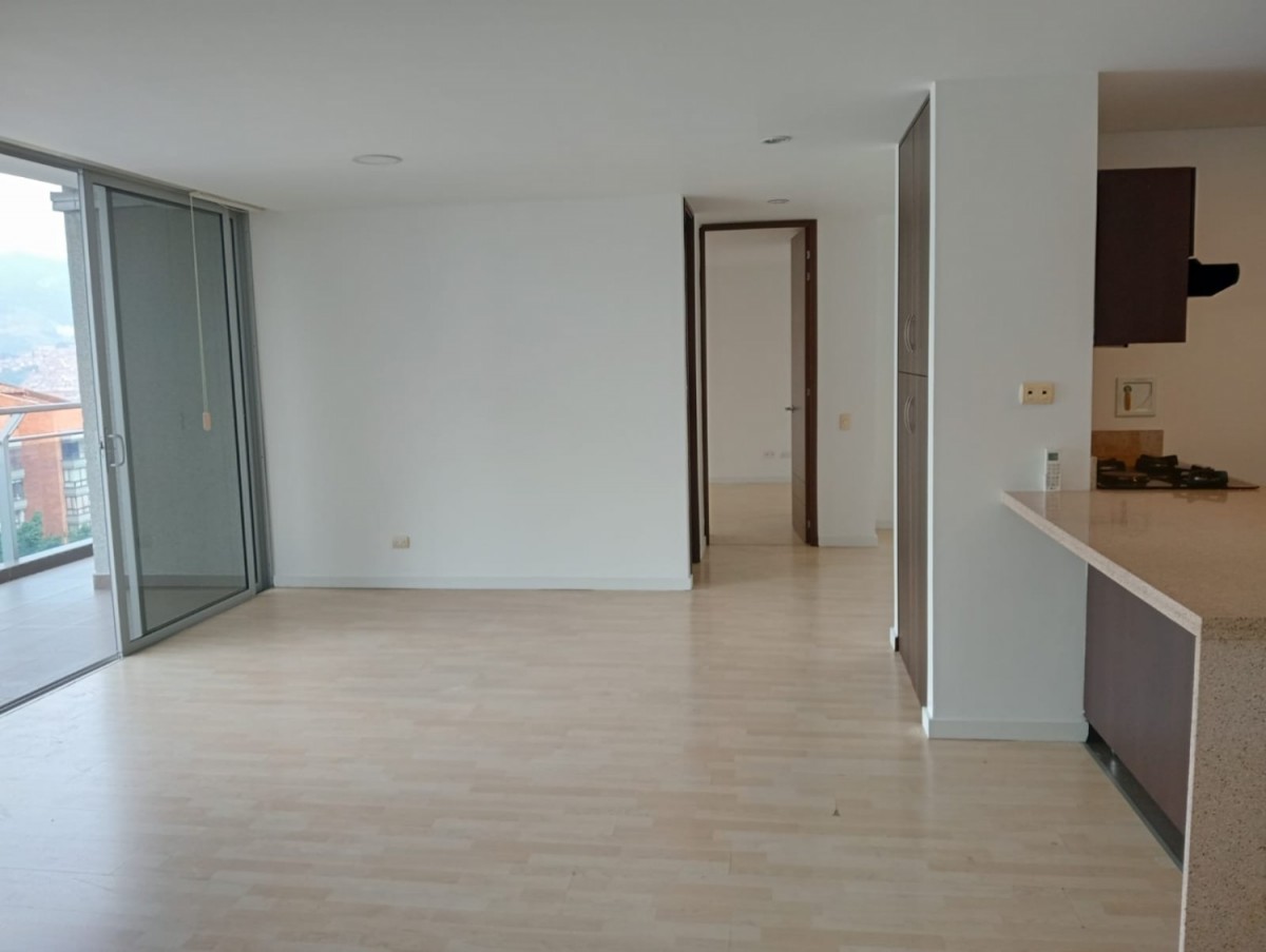 Apartamento en arriendo en El Poblado, Medellín · foto 4 de 24