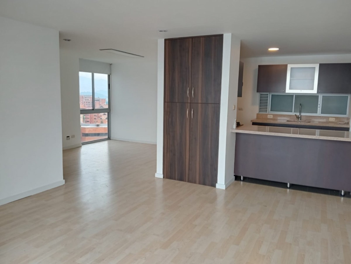 Apartamento en arriendo en El Poblado, Medellín · foto 6 de 24