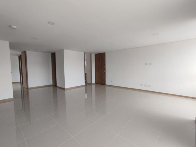 Apartamento de 3 alcobas en venta en El Portal, Envigado, 206 m² · foto 4 de 22