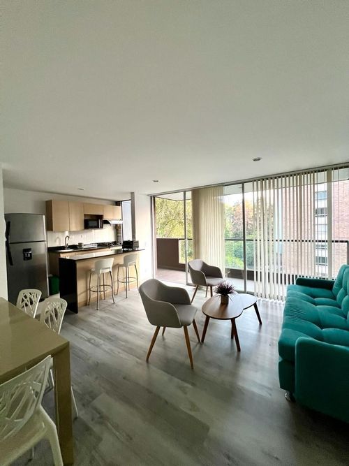 Apartamento de 2 alcobas en arriendo en El Poblado, Medellín, 71 m² · foto 2 de 14