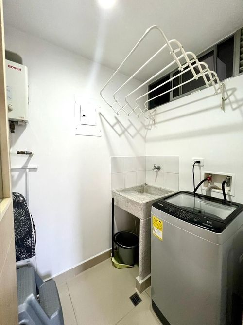 Apartamento de 2 alcobas en arriendo en El Poblado, Medellín, 71 m² · foto 8 de 14